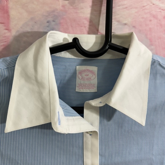 Brooks Brothers Women’s Pinstripe Button Down Non Iron. PETITE FIT - Picture 3 of 4